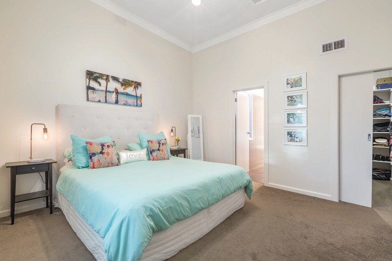 303 Pleasant Street South BALLARAT CENTRAL 4