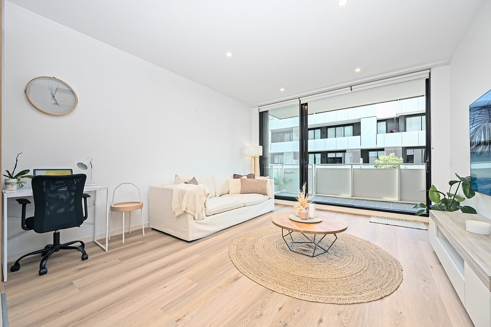 303/101C Lord Sheffield Circuit PENRITH 2