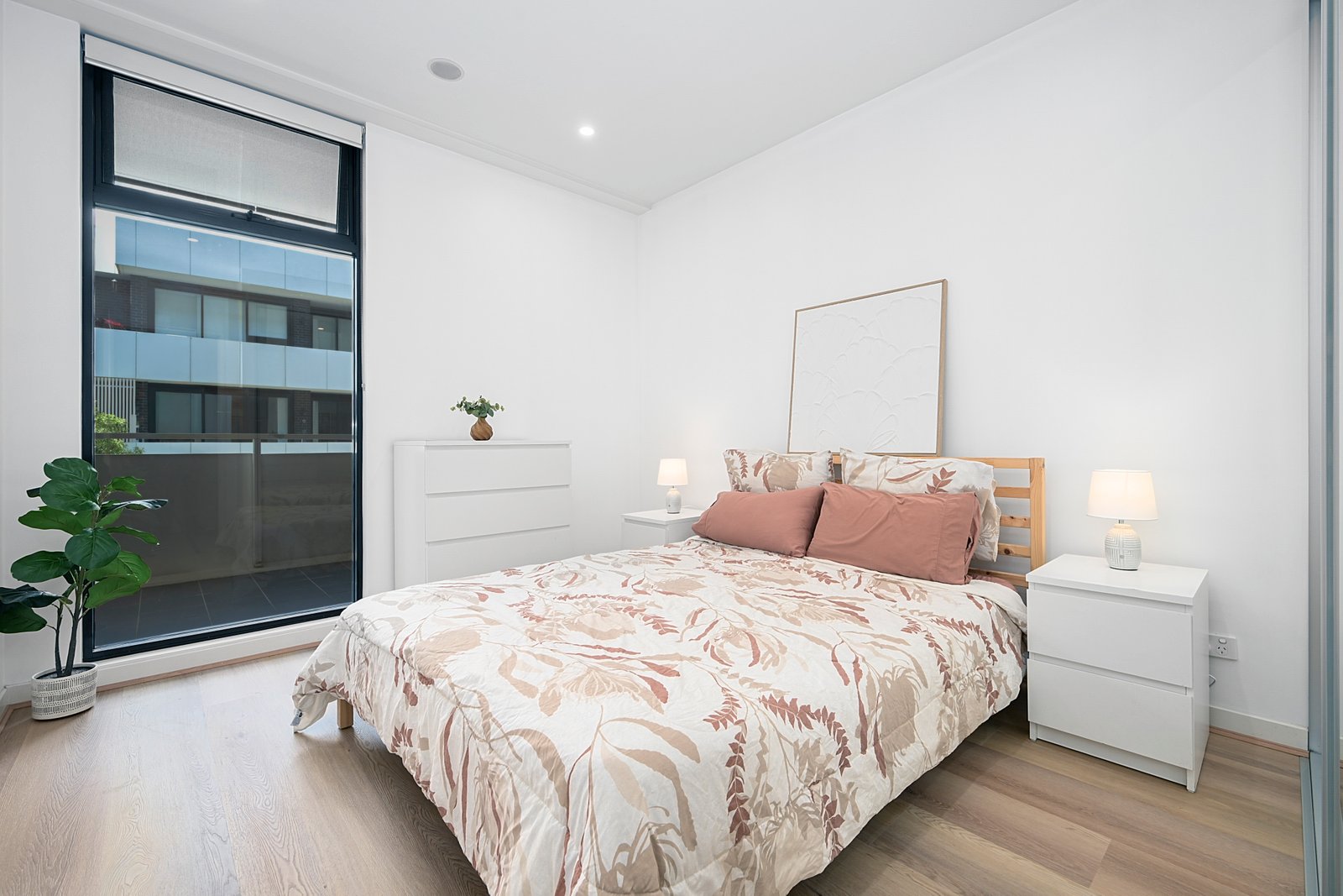 303/101C Lord Sheffield Circuit PENRITH 4