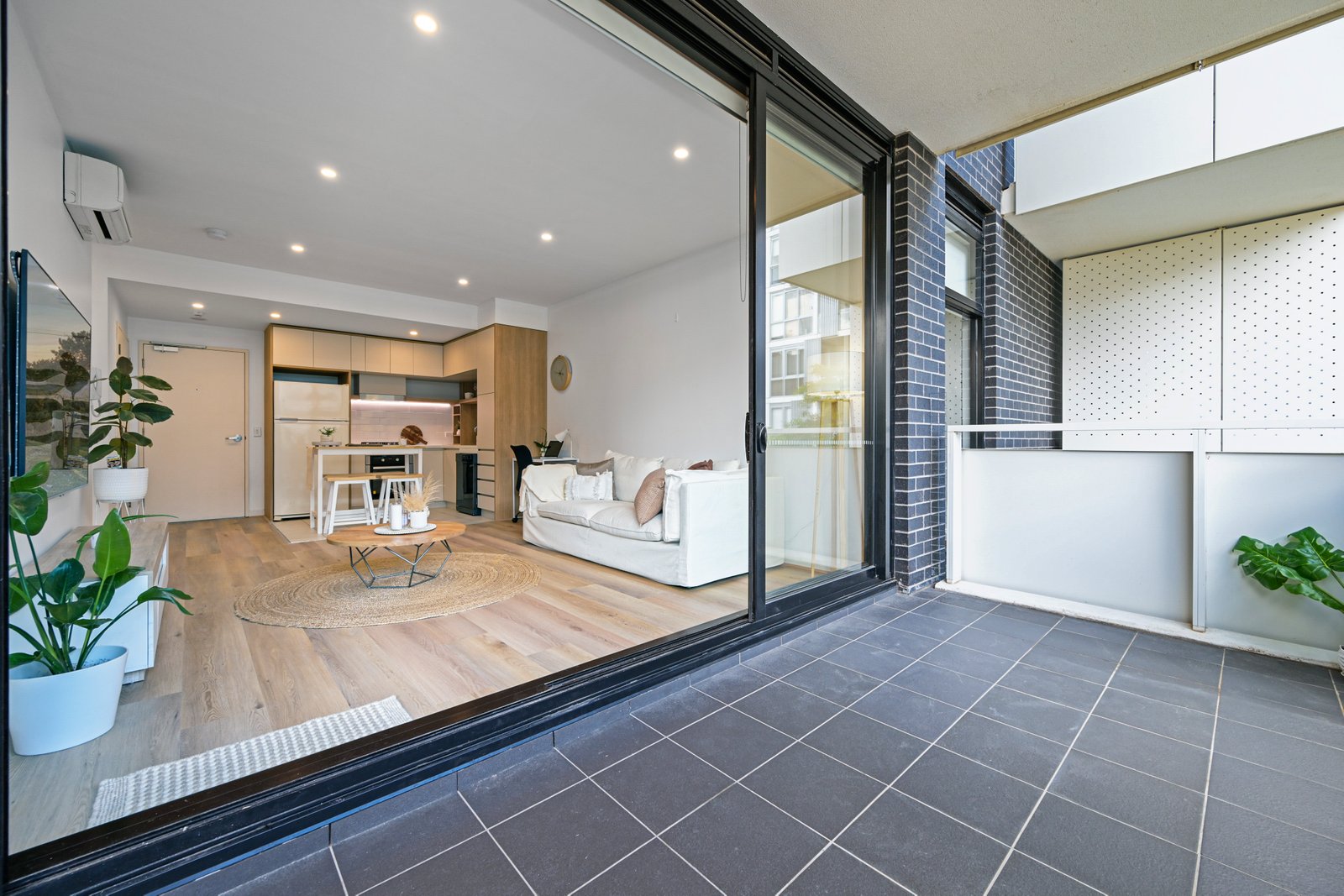 303/101C Lord Sheffield Circuit PENRITH 6