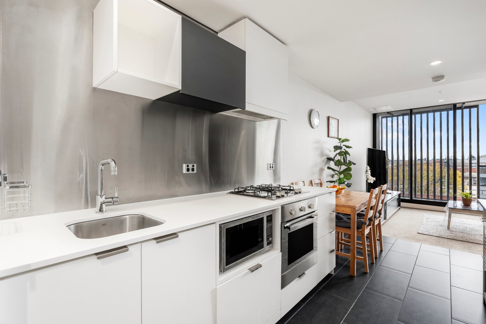 Gallery: 303/19-21 Hanover Street