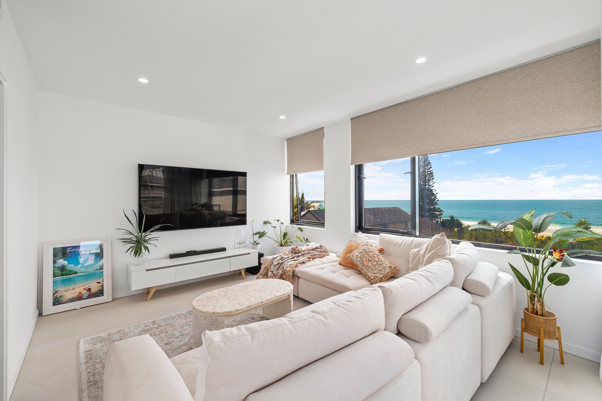 303/3 Twenty Third Avenue Palm Beach 1