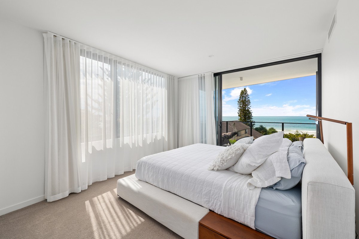 303/3 Twenty Third Avenue Palm Beach 3