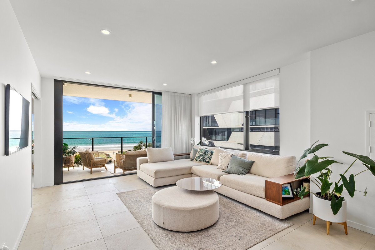 303/3 Twenty Third Avenue Palm Beach 13