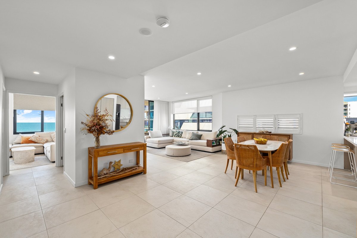 303/3 Twenty Third Avenue Palm Beach 14