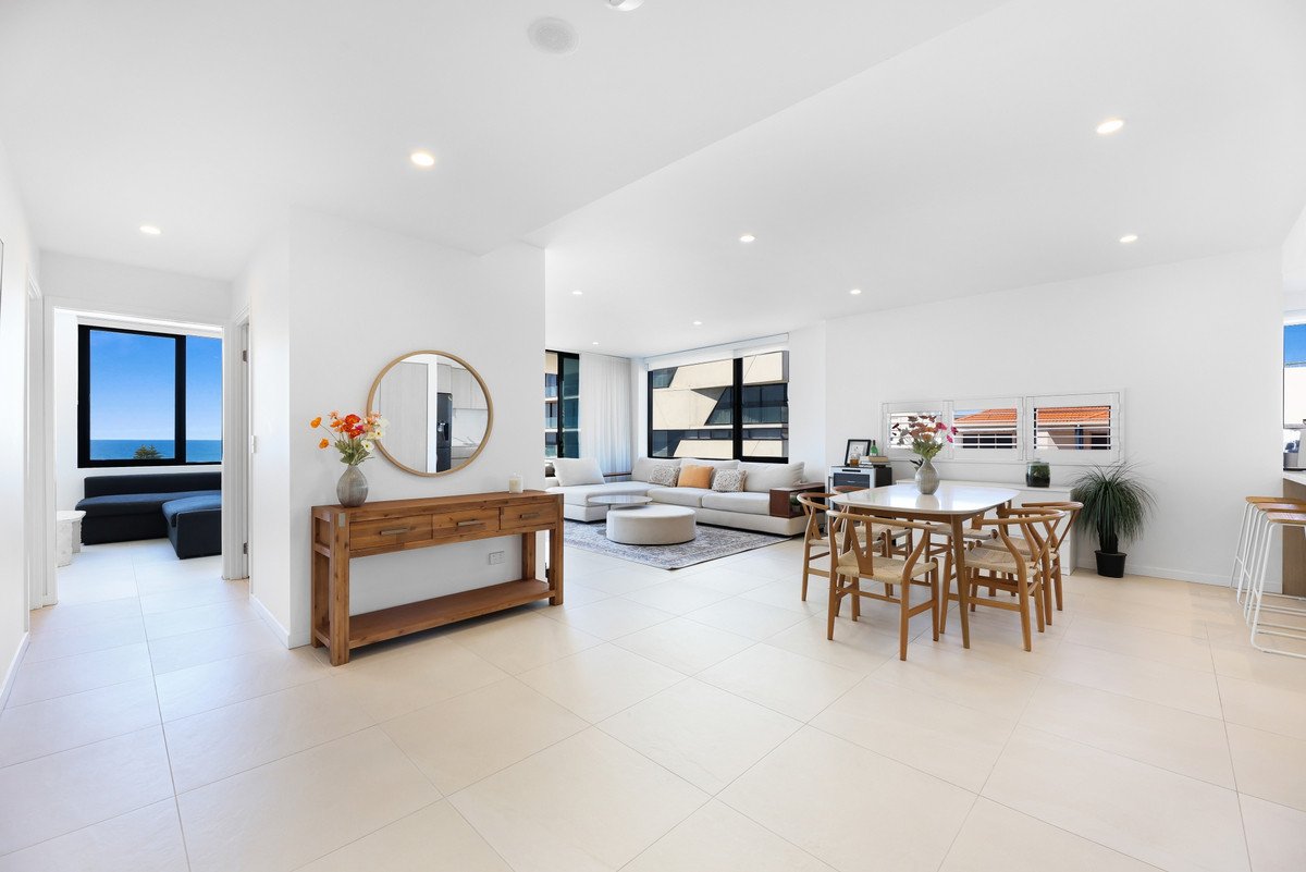 303/3 Twenty Third Avenue Palm Beach 7