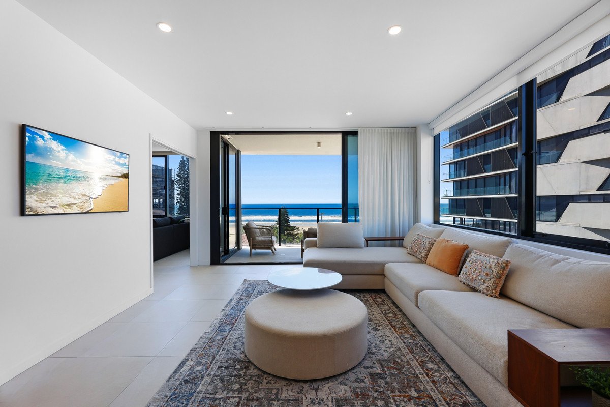 303/3 Twenty Third Avenue Palm Beach 8