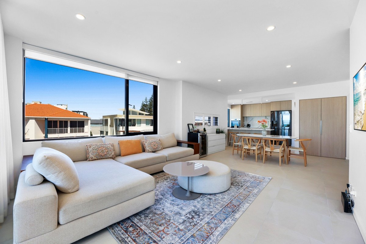 303/3 Twenty Third Avenue Palm Beach 9