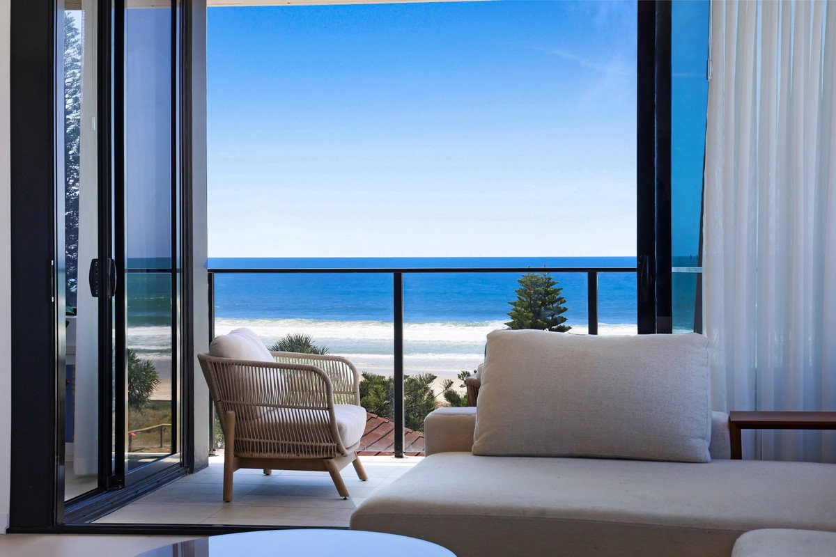 303/3 Twenty Third Avenue Palm Beach 12