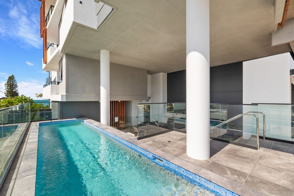 303/3 Twenty Third Avenue Palm Beach 25