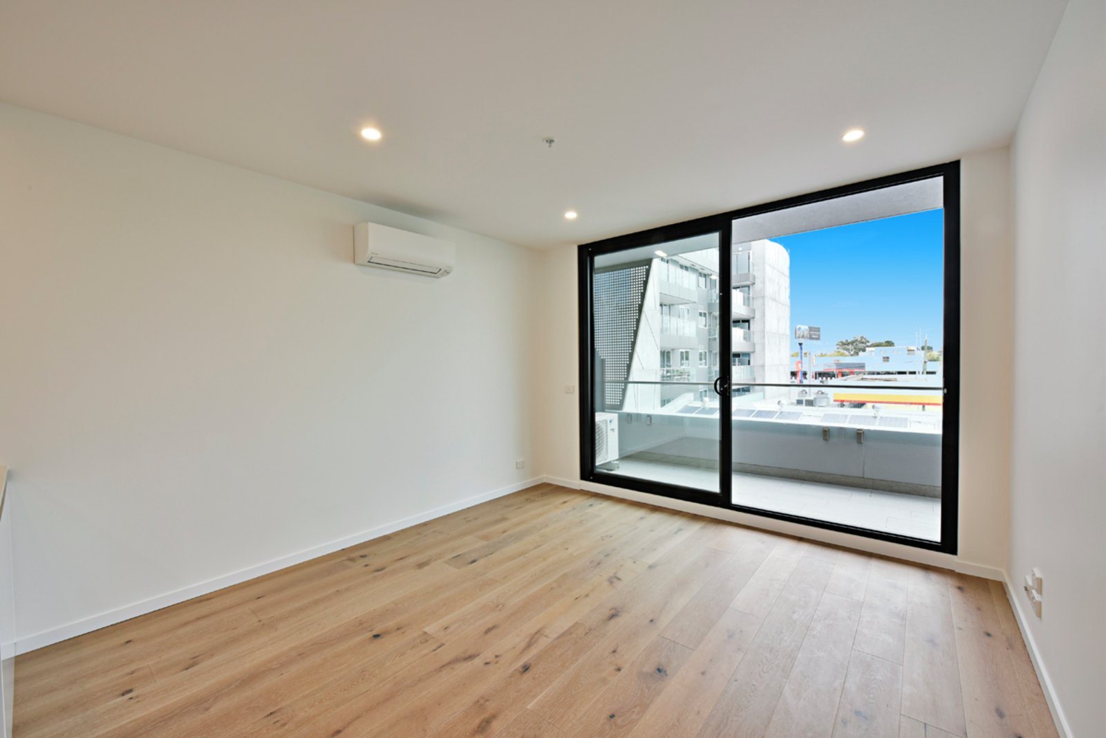 Gallery: 303/83 Drummond Street