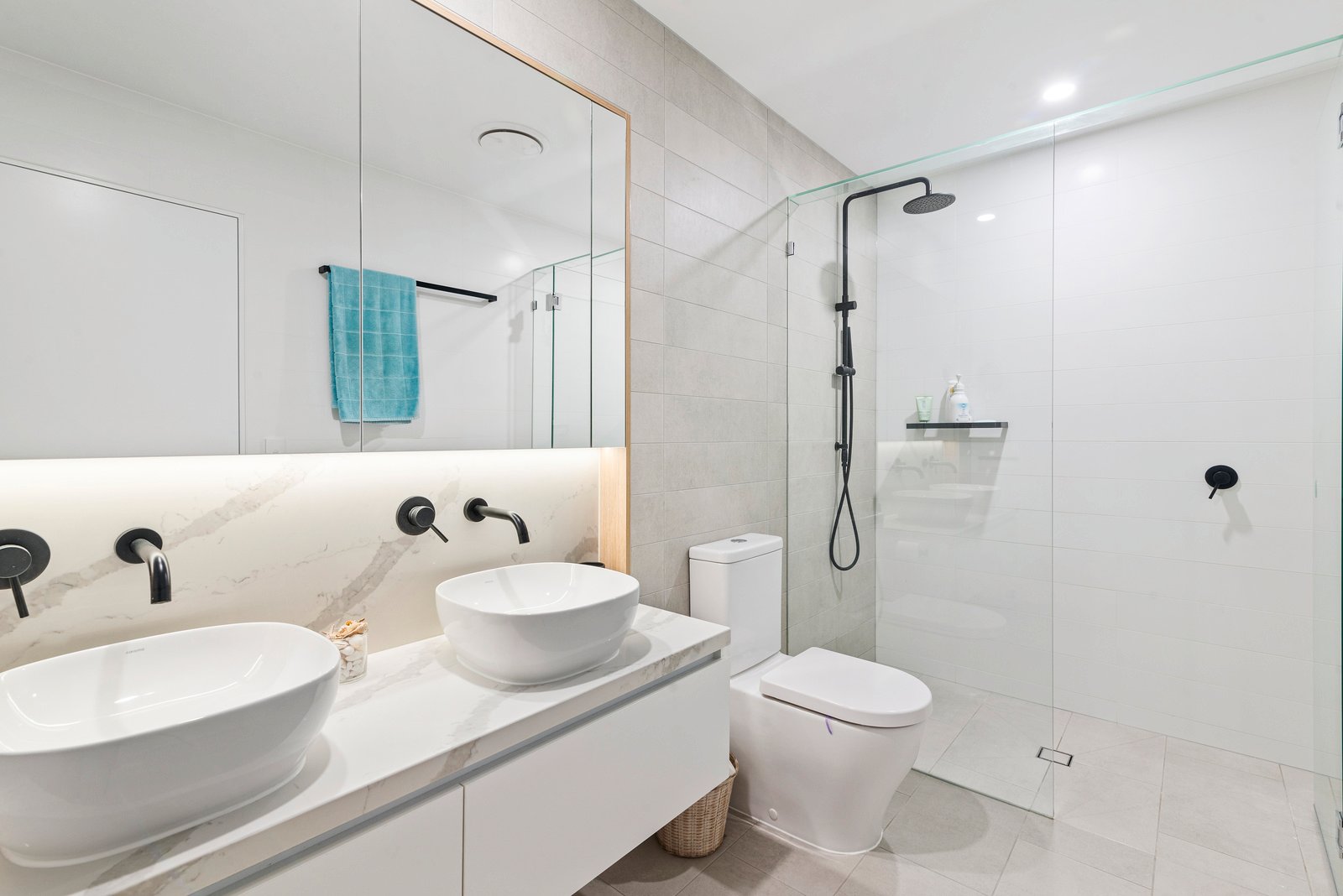 304/10 Third Avenue, PALM BEACH QLD 4221 304/10 Third Avenue, PALM BEACH QLD 4221