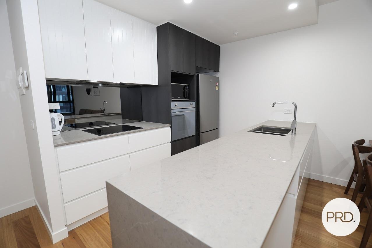 304/2 Batman Street BRADDON 3