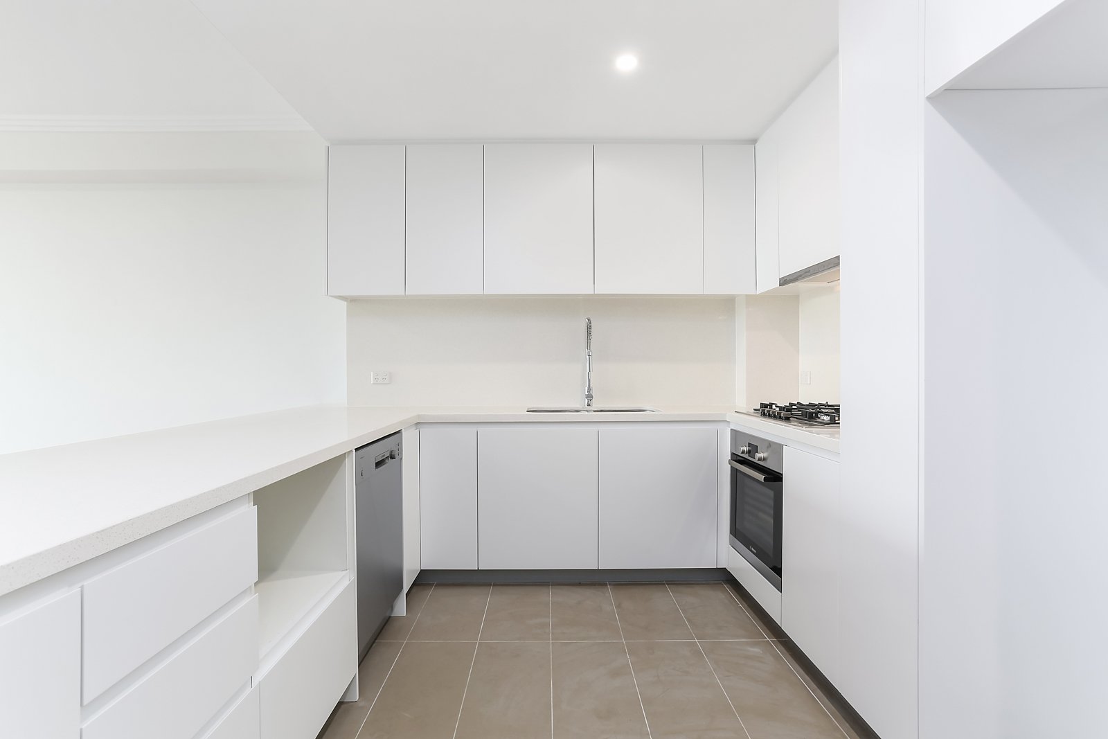 304/279 Gardeners Road EASTLAKES 3