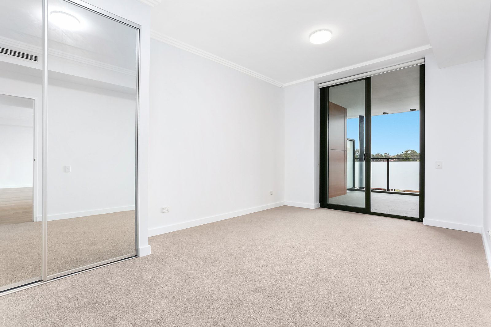 304/279 Gardeners Road EASTLAKES 4