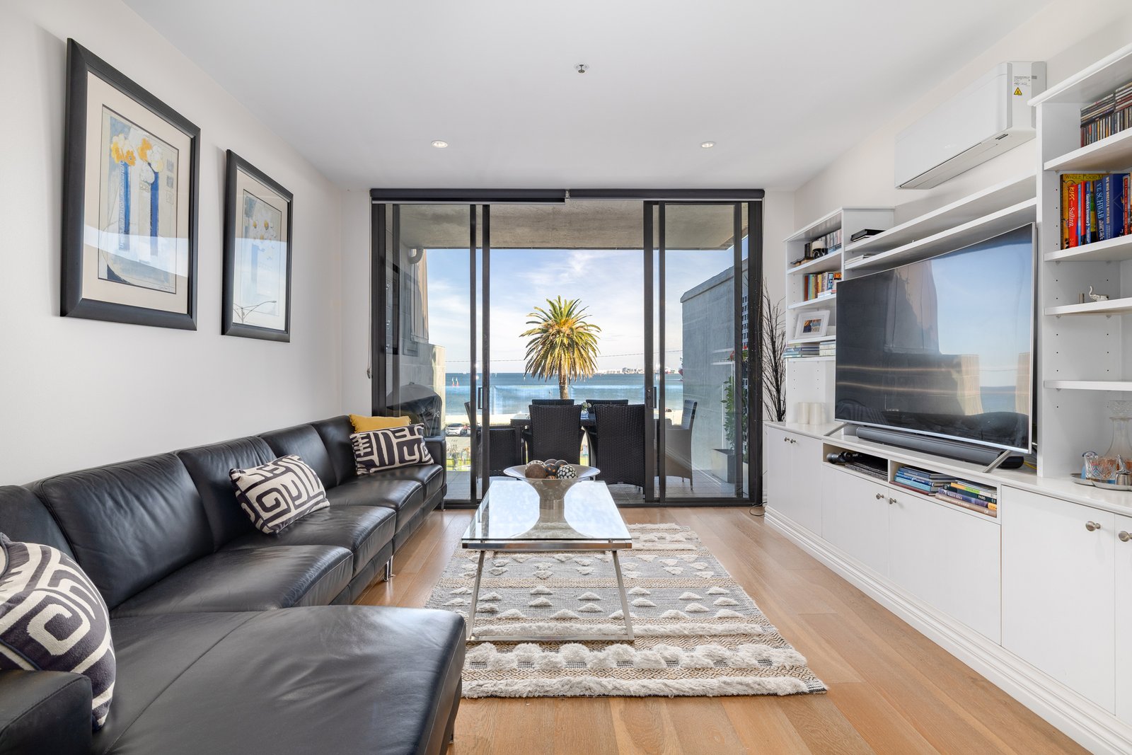 Gallery: 304/49 Beach Street