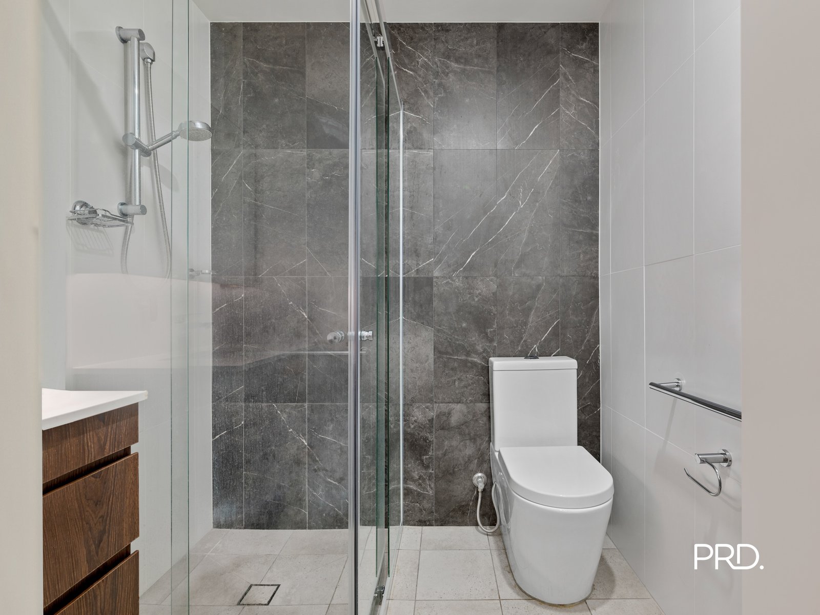 304/98 Lakeside Parade JORDAN SPRINGS 9