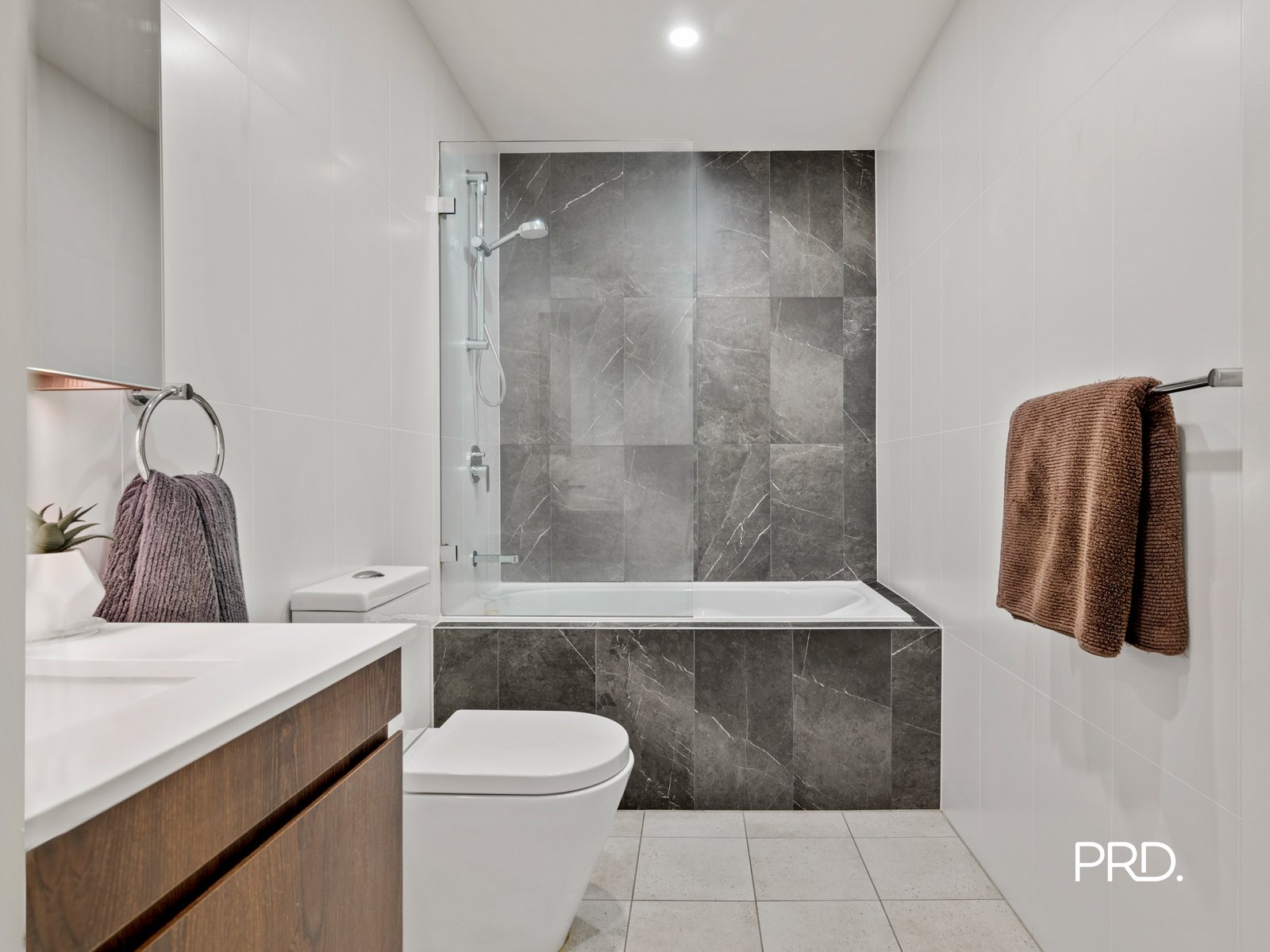 304/98 Lakeside Parade JORDAN SPRINGS 11
