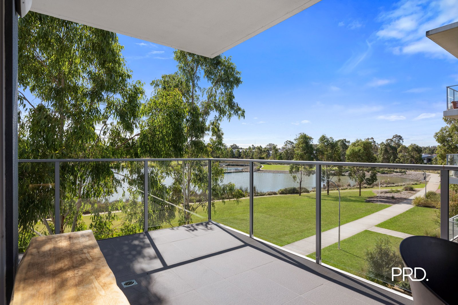 304/98 Lakeside Parade JORDAN SPRINGS 12