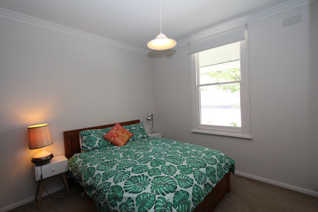 305 Clyde Street SOLDIERS HILL 4