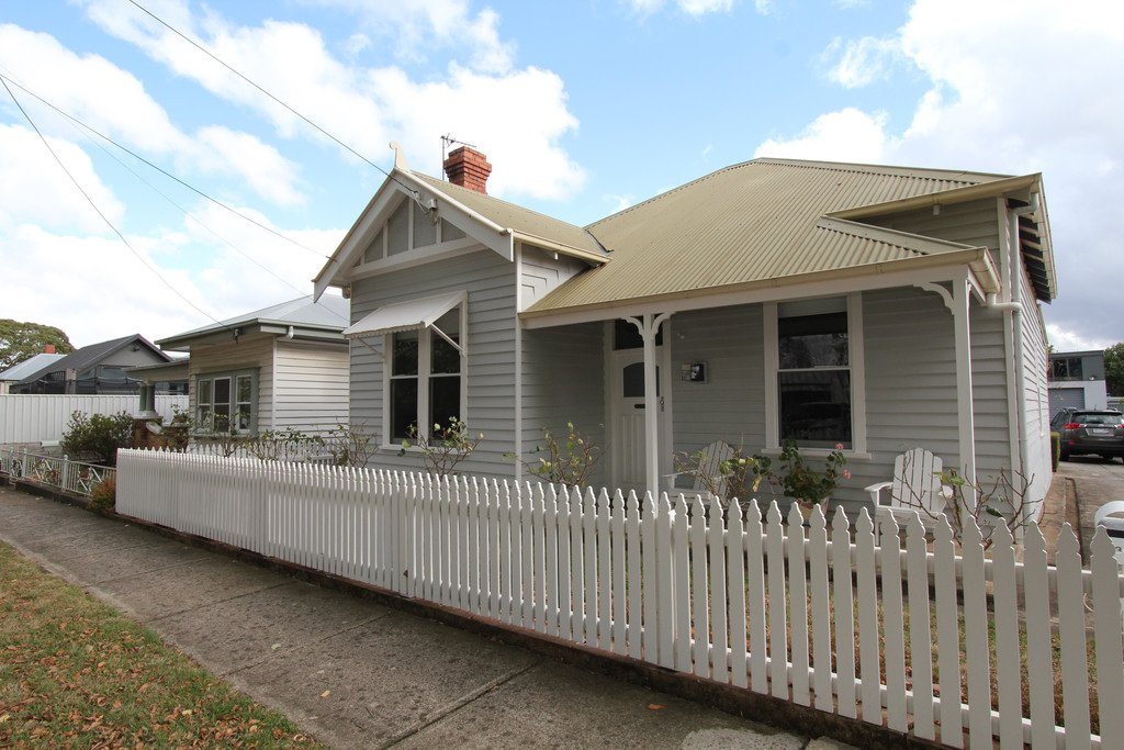 305 Clyde Street SOLDIERS HILL 14