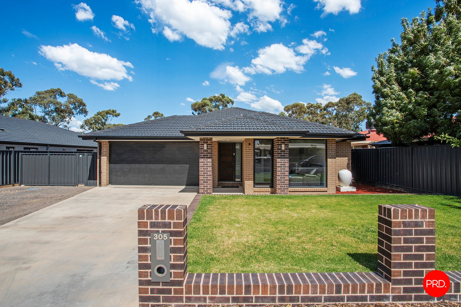 305 Mackenzie Street West  KANGAROO FLAT 2