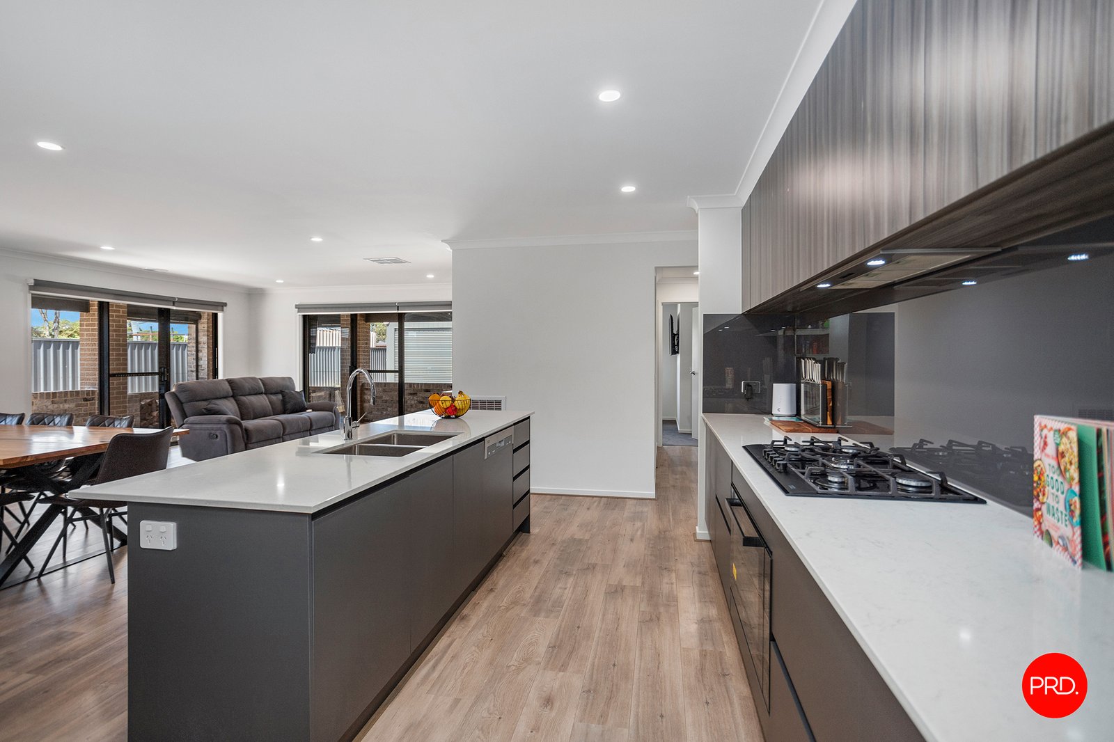 305 Mackenzie Street West  KANGAROO FLAT 9