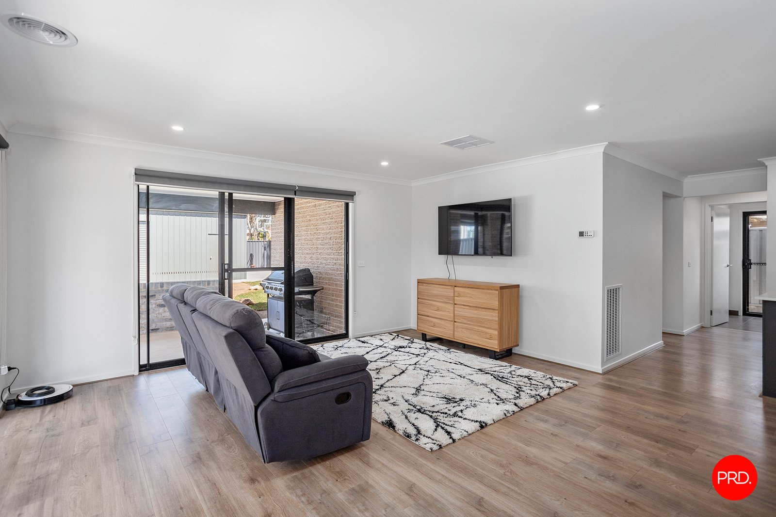 305 Mackenzie Street West  KANGAROO FLAT 12