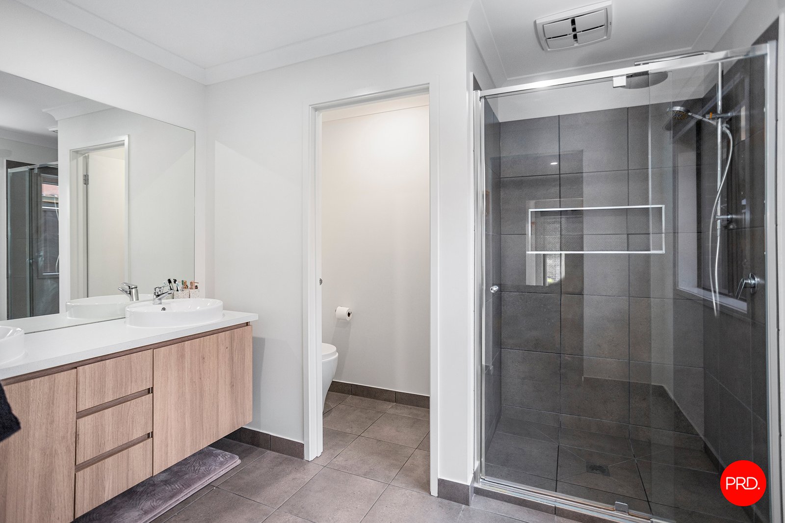 305 Mackenzie Street West  KANGAROO FLAT 18