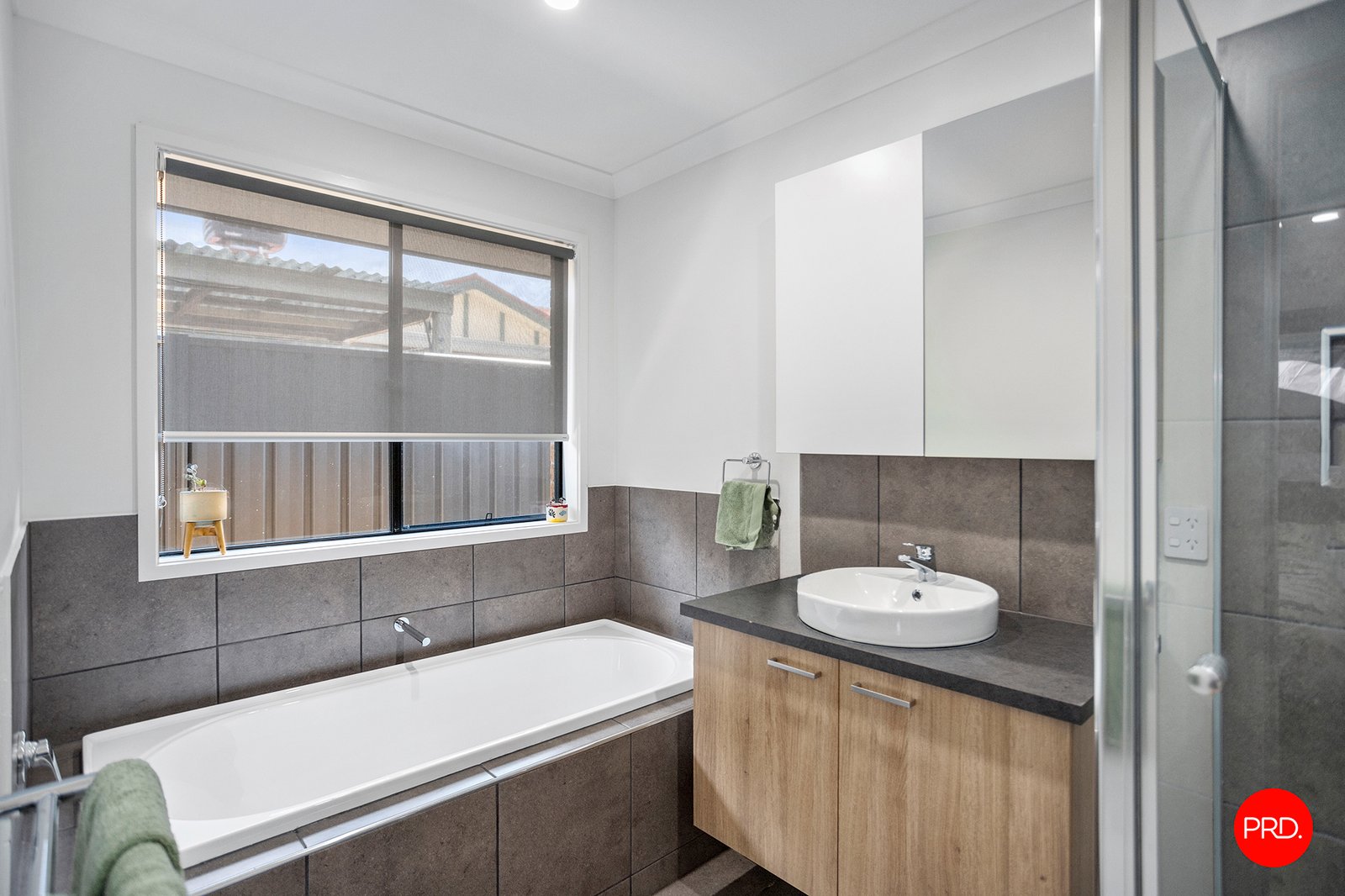 305 Mackenzie Street West  KANGAROO FLAT 21