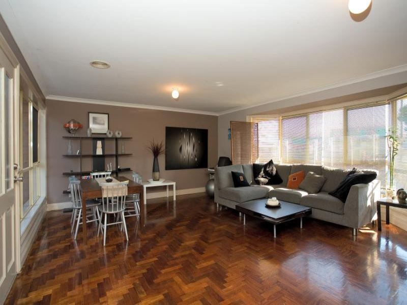 Gallery: 305 Williamstown Road