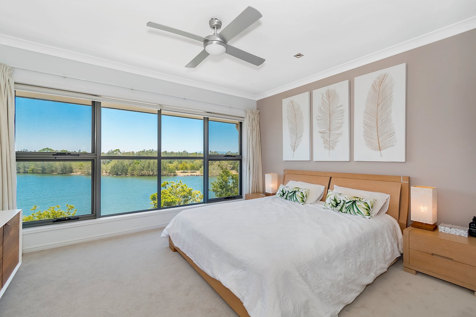 3050 Quay South Drive CARRARA 5