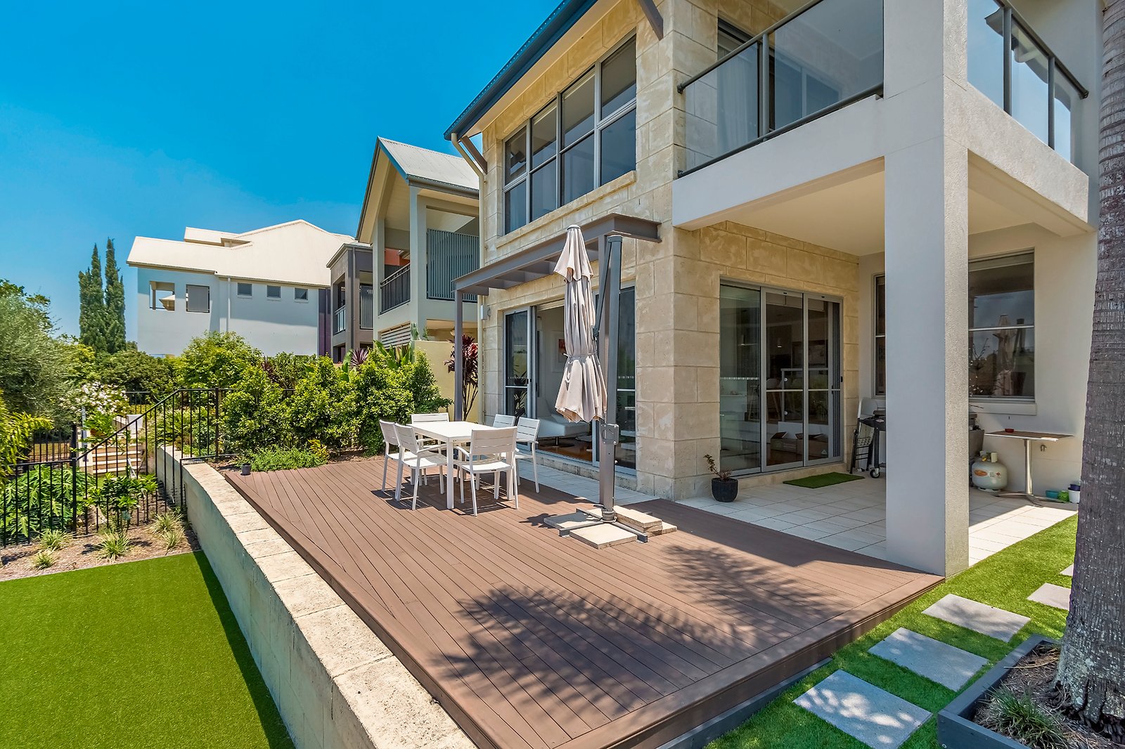 3050 Quay South Drive CARRARA 7