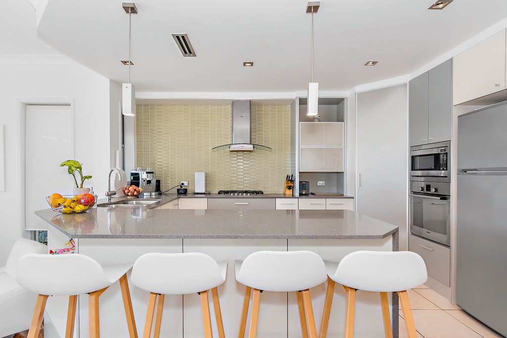 3050 Quay South Drive CARRARA 5