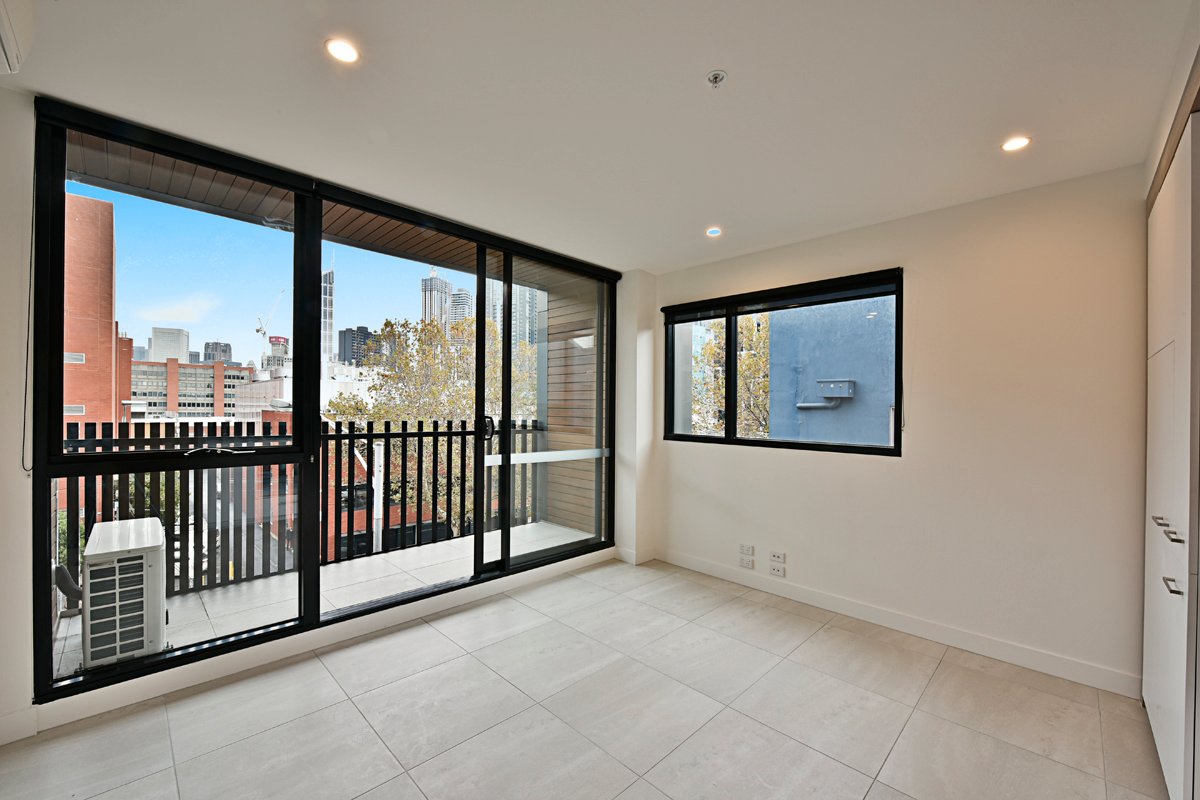 Gallery: 305/106 Queensberry Street