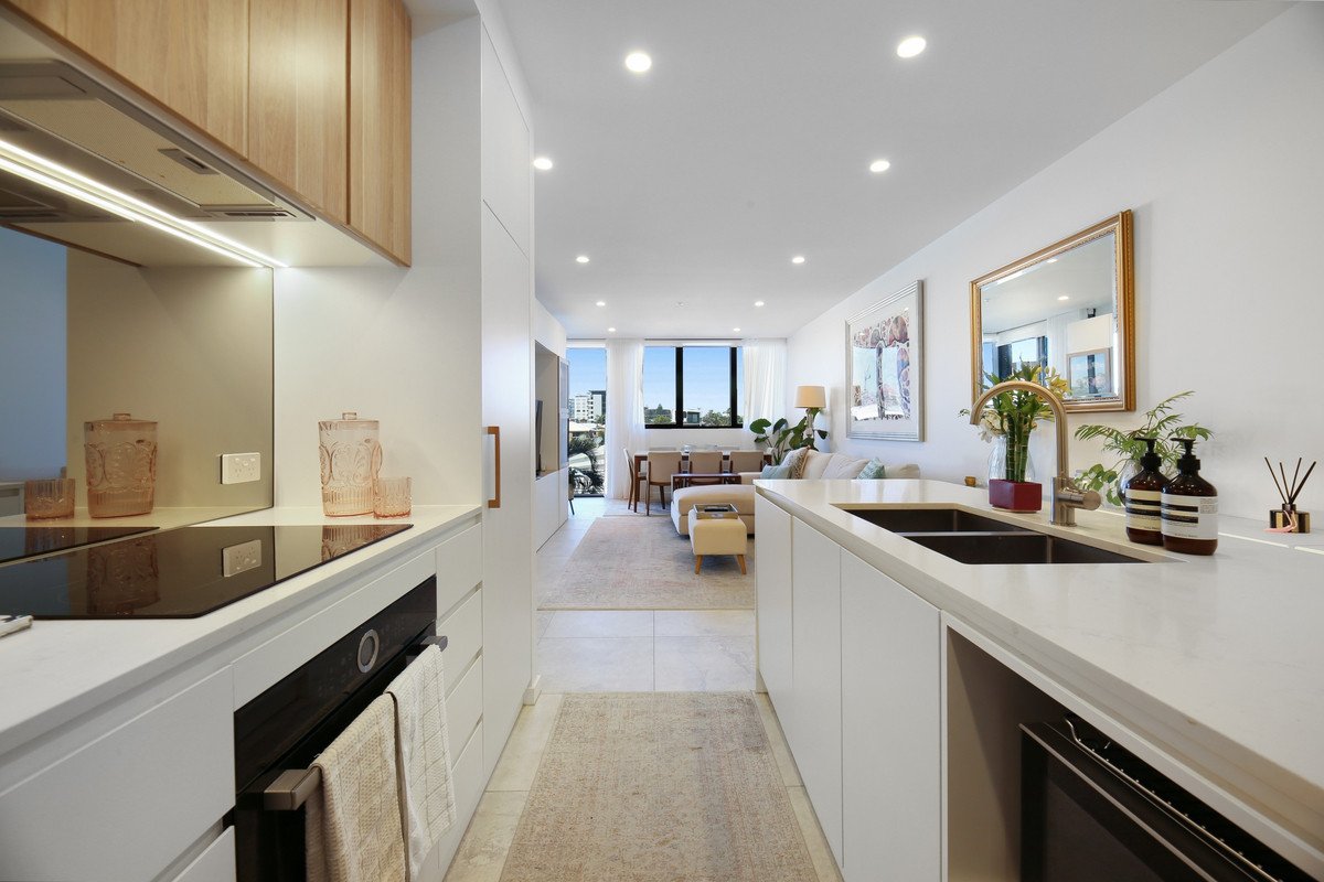 305/14 Twenty Eighth Avenue Palm Beach 12