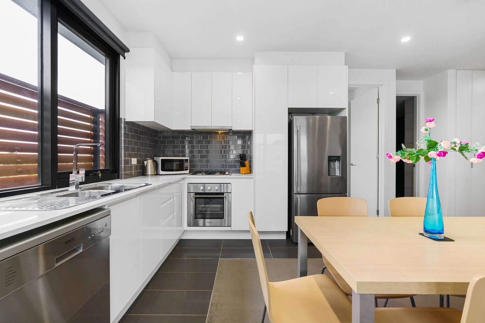 Gallery: 305/15 Ebdale Street
