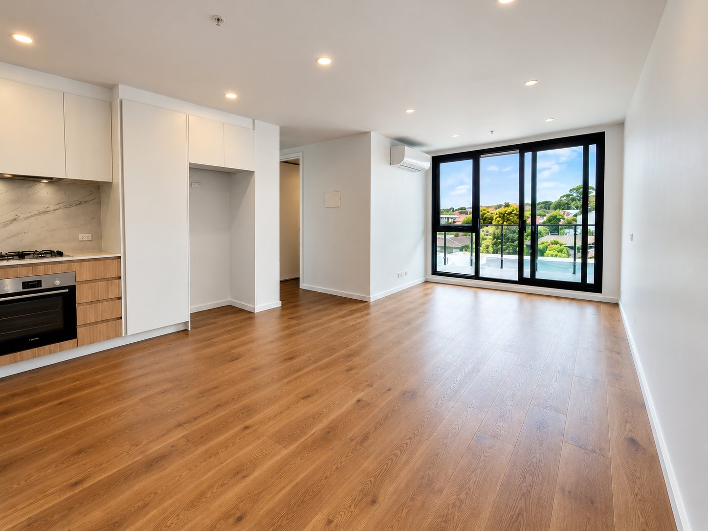 Gallery: 305/23 Collins Street