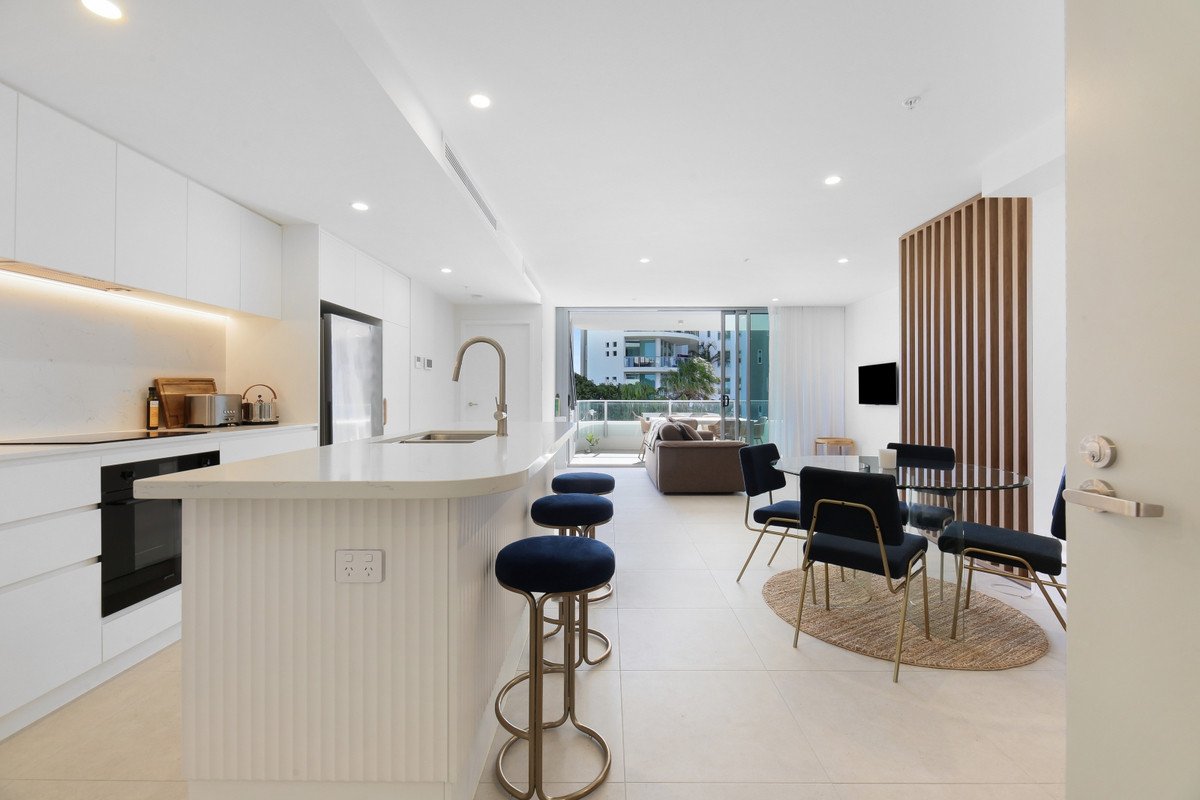 305/4 Twenty First Avenue Palm Beach 5