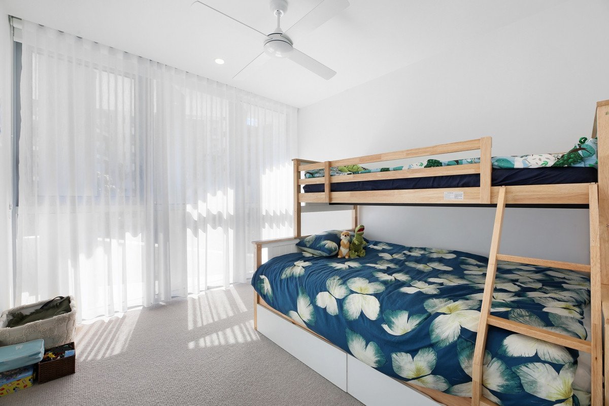 305/4 Twenty First Avenue Palm Beach 17