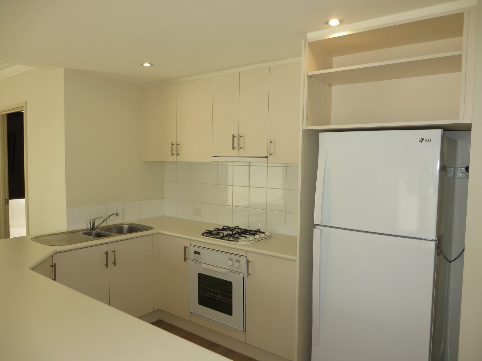 Gallery: 30/56 Beach Road