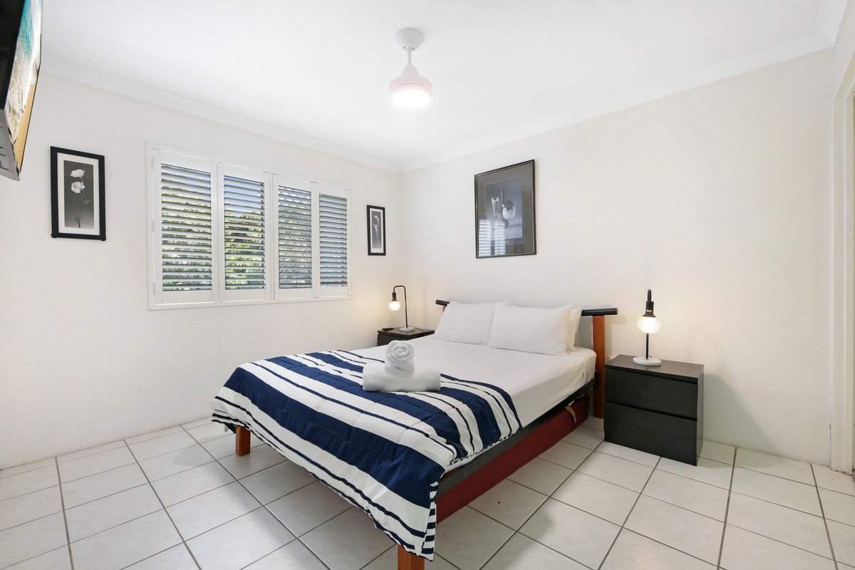 305/7 West Burleigh Road Burleigh Heads 9