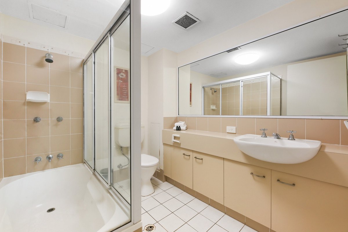 305/7 West Burleigh Road Burleigh Heads 13