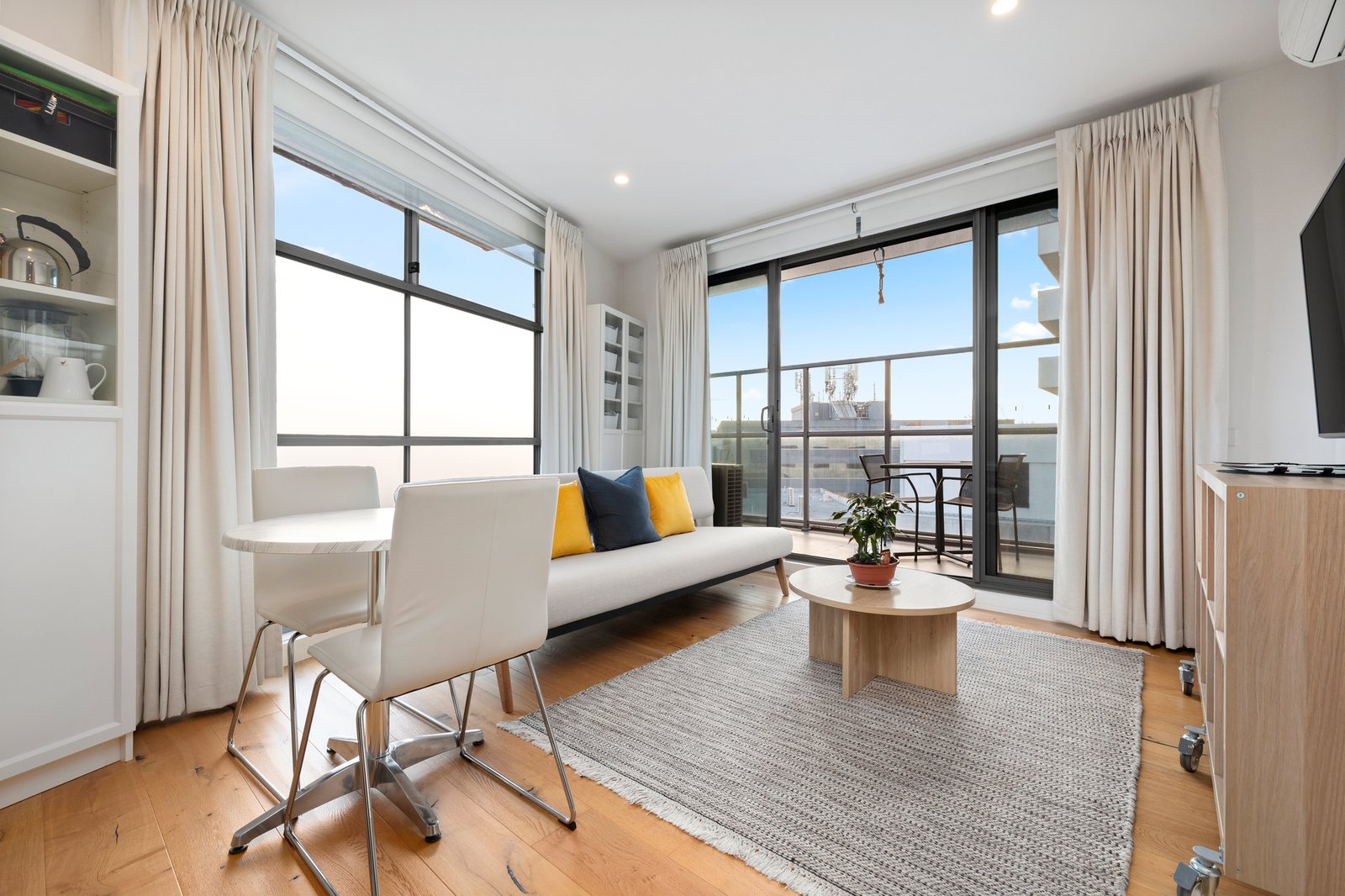 Gallery: 305/9 Chesterville Road