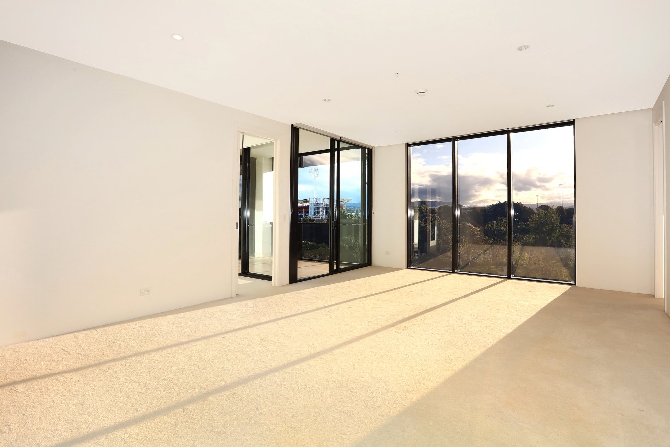 305W/1 Marina Drive BENOWA 7