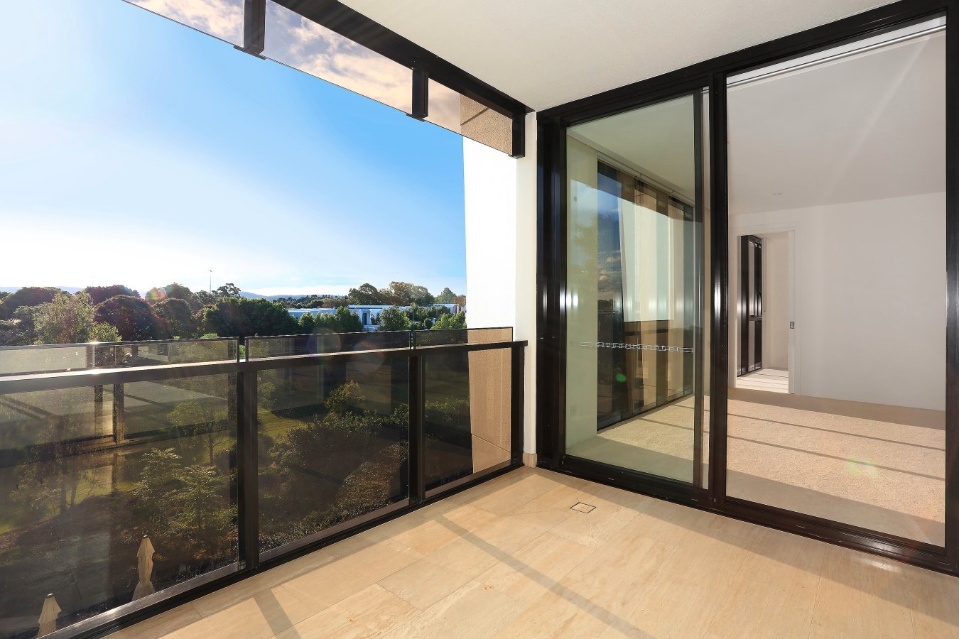 305W/1 Marina Drive BENOWA 8