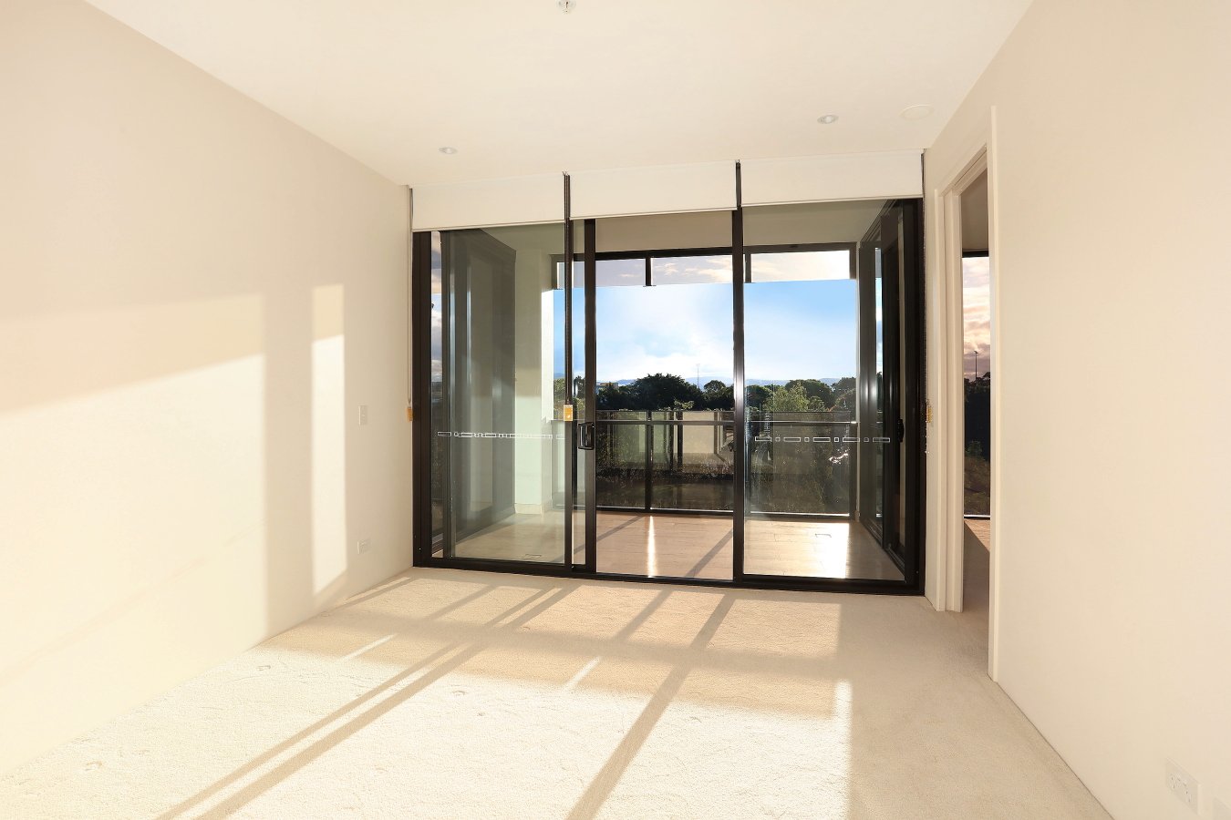305W/1 Marina Drive BENOWA 10