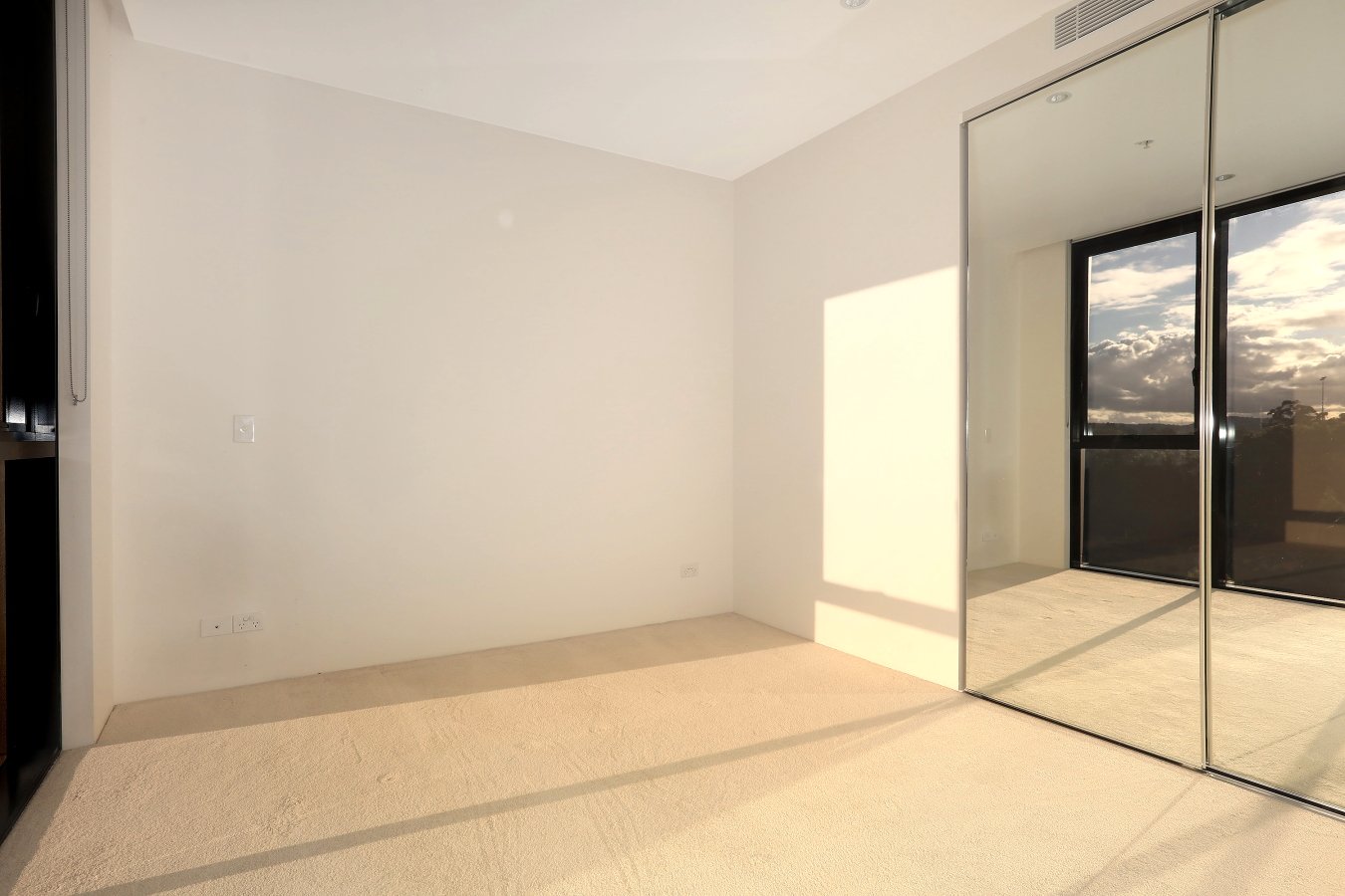 305W/1 Marina Drive BENOWA 15