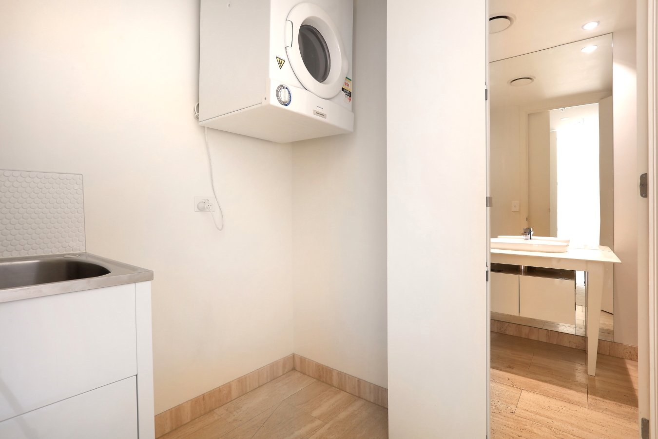 305W/1 Marina Drive BENOWA 17