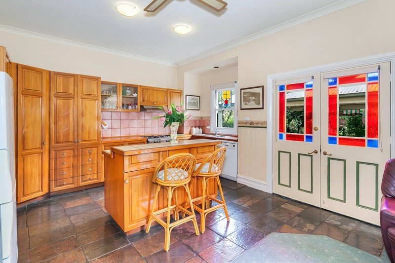Gallery: 306 Ascot Street South